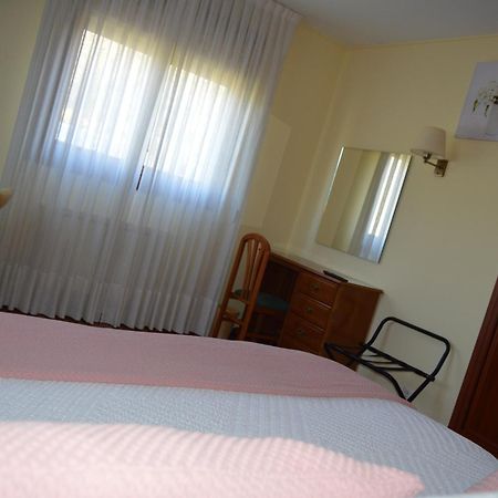 Hotel Restaurante Val Antas de Ulla Buitenkant foto