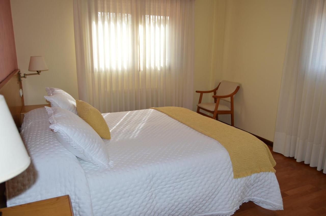 Hotel Restaurante Val Antas de Ulla Buitenkant foto