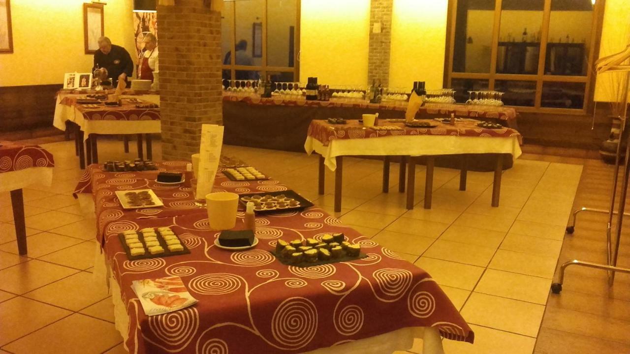 Hotel Restaurante Val Antas de Ulla Buitenkant foto